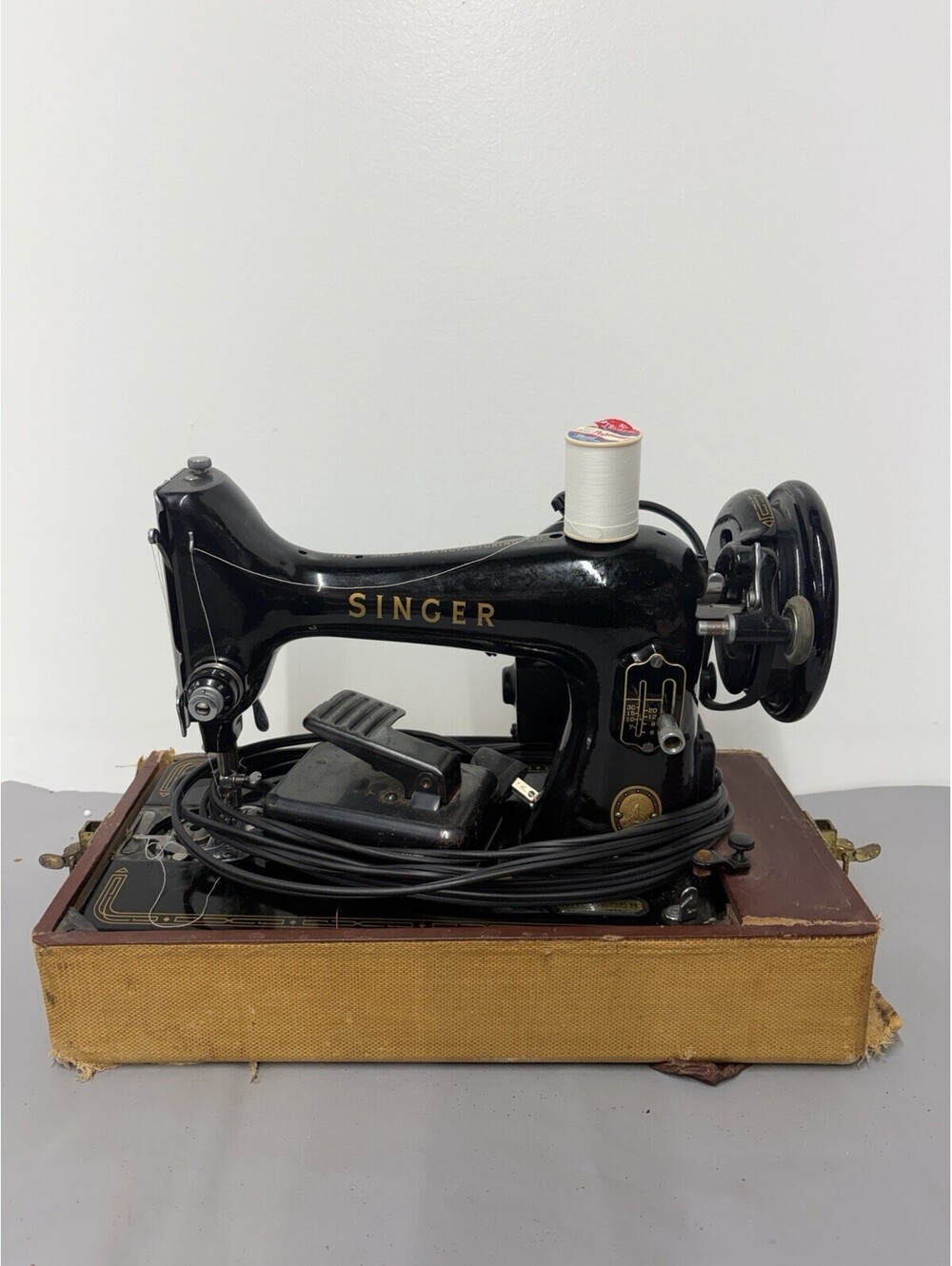 Singer Sewing Machine Model 99- AM w/ Foot Pedal & Portable Case